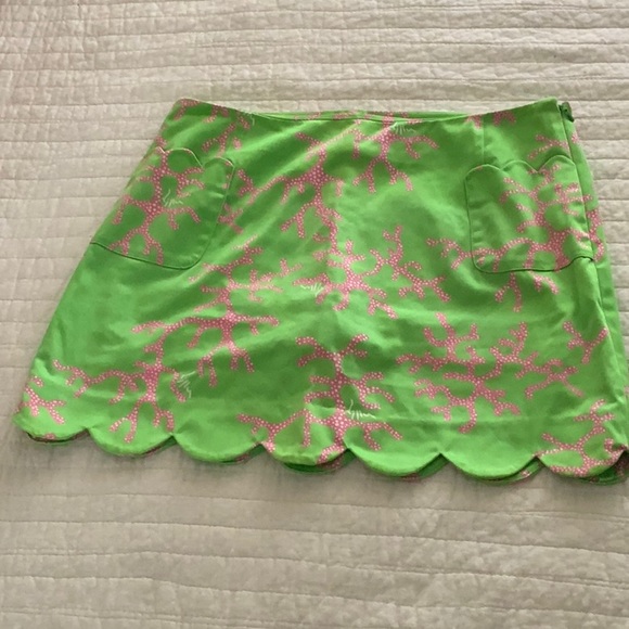 Lilly Pulitzer skorts, Sz 4 - Picture 1 of 7